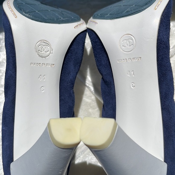 Authentic NWOB CHANEL Navy Blue Suede/White Leather Elastic Ballet Heels - Picture 8 of 16
